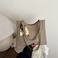 Bolso tote caqui de piel sintética con pañuelo de seda y logotipo Fashion & Bags - Caqui