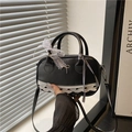 Schwarze Kissentasche aus Leder mit weißer Spitze und Schleife für Crossbody - Schwarz