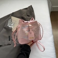 Rosa Beuteltasche aus PU und Jacquard mit bunten Stickereien und Kordelzugverschluss - Rosa