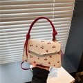 Petit sac bandoulière blanc imprimé cerises rouges avec poignée nouée pour mode d'été chic - Rouge
