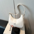Borsa hobo beige a mezzaluna con fiocco argentato e tracolla regolabile alla moda - Bianco