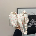 Weiße Canvas-Zylindertasche mit Kirschdruck und geknotetem Schultergurt-Detail - Kirsche