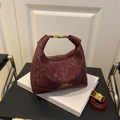 Borsa a mano bordeaux effetto serpente con manici dorati e tracolla regolabile - Rosso
