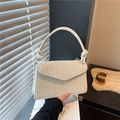 Borsa quadrata in paglia intrecciata beige con manico e catena in metallo oro - Bianco Sporco