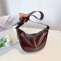 Bolso bandolera retro burdeos en cuero sintético brillante con detalles plateados - Marrón