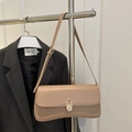 Borsa baguette beige in ecopelle con elegante chiusura a scatto dorata e tracolla sottile - Cachi