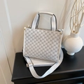 Borsa tote monogramma bianca e grigia con motivo NK e tracolla larga - Bianco