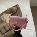 Borsa a spalla baguette rosa con trama di paillettes e dettaglio tracolla a nodo - Rosa