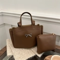 Ensemble cabas marron en cuir synthétique avec noeud argenté et petite pochette zippée - Ensemble de sacs à bandoulière / Marron