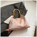Rosa geblümte Stickerei-Eimertasche mit Holzperlengriff und Quaste im Vintage-Stil - Rosa