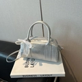 Zilveren metallic Boston tas met parel kant hanger en verstelbare schouderriem - Met Hanger / Zilver