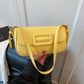 Sac sous le bras minimaliste en cuir PU jaune vif avec rabat et bandoulière épaisse - Jaune