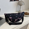 Süße schwarze Umhängetasche mit rosa Rosen- und Schleifenmuster, verstellbarer Nylonriemen - Schwarz