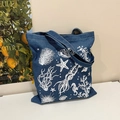 Borsa tote in denim blu scuro con stampe marine bianche per il pendolarismo - Stile con Stampa Vita Marina (款二)