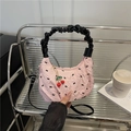 Borsa a tracolla rosa a pieghe con motivi a fiocco nero e ciondolo a ciliegia - Con Ciondolo / Rosa