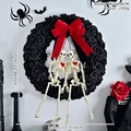 Gotischer schwarzer Rosenkranz zu Halloween mit roter Schleife und Skeletten, 57cm - 57*45CM