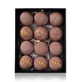 12er Set burgunderrote Vintage Weihnachtskugeln mit goldener Prägung in einer Geschenkbox - Bohnenpastenrot
