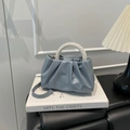 Bolso plisado azul neblina con elegante asa de perlas y correa de hombro desmontable - Azul