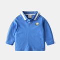 Blaues Langarm-Poloshirt für Kinder mit gelber Auto-Stickerei und gestreiftem Kragen - Blau / 90cm