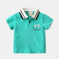 Dettaglio polo per bambini verde menta con colletto a righe e stampa a forma di sorriso - Verde Acqua / Taglia 90
