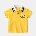Elegante polo gialla per bambini con colletto bianco e motivo a cartoni animati - Giallo / Taglia 90