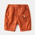 Kinder-Shorts in Hellorange mit niedlichem Panda-Gesicht-Druck und praktischer Cargotasche - Größe 90 / Karamellrot