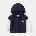 Donkerblauwe wafel hoodie voor jongens met witte mouwen en kleurrijke AE-badge - 90cm / Marineblauw