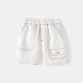 Pantaloncini casual bianchi da bambino con cuciture a contrasto e vita elastica - 90 / Bianco