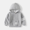 Dettaglio felpa grigia per bambini in maglia di cotone con strisce bianche sulla manica - 90cm / Grigio