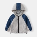Lichte kinderjas met capuchon in lichtgrijs en donkerblauw kleurblok met ritssluiting - 90cm / Blauw en Grijs