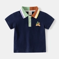 Donkerblauw katoenen poloshirt voor jongens met kleurrijke gestreepte kraag en borduursel - Marineblauw / 100cm
