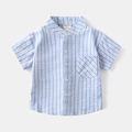 Camicia a righe blu e bianche a maniche corte da bambino con scollo a V per l'estate casual - Righe blu e bianche / 100cm