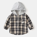 Dettaglio camicia con cappuccio per bambini con motivo a quadri e ricamo a orsetto - 90cm / Quadretti Albicocca e Navy