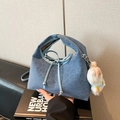 Blaue Wildleder-Handtasche mit Leopardenmuster, Kordelzug und süßem Plüschbär-Anhänger - Blau Mit Plüschanhänger