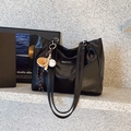 Classic black faux leather tote bag with fashion tag and baseball keychain ornament - With Pendant / Black