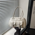 Borsa bowling minimalista bianco crema con due tasche frontali e fibbie argentate - Bianco