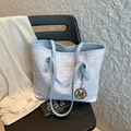 Chique lichtblauw en wit geweven draagtas met gouden M-bedeltje en ZIMEIBAG-logo - Blauw
