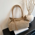 Vintage khakifarbene Wildleder-Tragetasche mit goldener Schnalle und langen Henkeln - Mattes Khaki