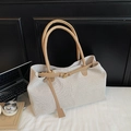 Grote beige canvas shopper met bruine leren handvaten en decoratieve gouden gesp - Khaki