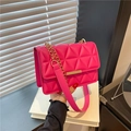 Chic rose red quilted faux leather square bag with gold metal chain strap and bar detail - Pink
