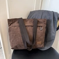 Bolso tote de pana marrón para oficina con detalle de cremallera en triángulo - Marrón