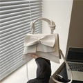 Elegante bolso blanco cuadrado con gran lazo decorativo y asa trenzada para mujer - Blanco