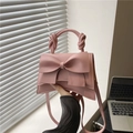 Bolso rosa con lazo, asa anudada y borde ondulado, elegante bolso bandolera casual - Rosa