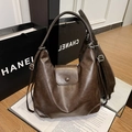 Dunkelbraune Retro-Hobo-Tasche aus PU-Leder mit verstellbarem Gurt und Klappe - Braun