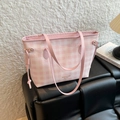 Bolso tote de cuadros rosa y blanco con asas de cuero y detalle de cordón ajustable - Rosa