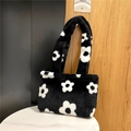 Bolso tote de piel sintética suave con diseño de margaritas en blanco y negro - Negro