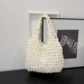 Sac à épaule en toile blanche plissée avec texture bulles et design incurvé - Blanc Cassé