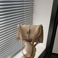 Borsa a tracolla beige elegante con fibbia in metallo e dettagli di zip laterali - Cachi