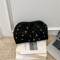 Bolso de mano negro con estampado de leopardo, tachuelas doradas y diseño fruncido chic - Negro