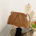 Borsa a nuvola increspata in camoscio leopardato marrone con tracolla sottile - Marrone